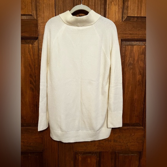 Talbots Women’s Cream Tunic Mock Neck Sweater Size Medium NWT - Picture 4 of 9
